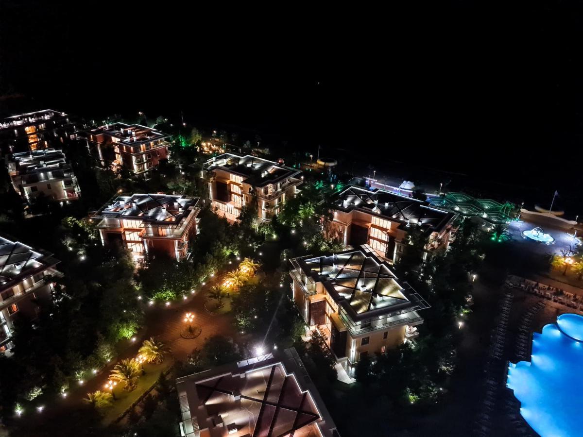 חאקבי Luxury Dreamland Oasis Apartments מראה חיצוני תמונה